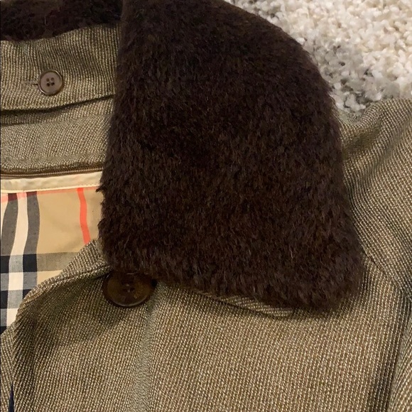 Burberry vintage fur trim Coat - Picture 6 of 8
